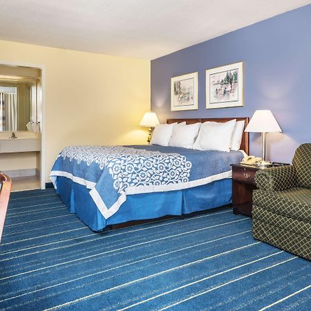 Days Inn By Wyndham Саут-Хилл Экстерьер фото