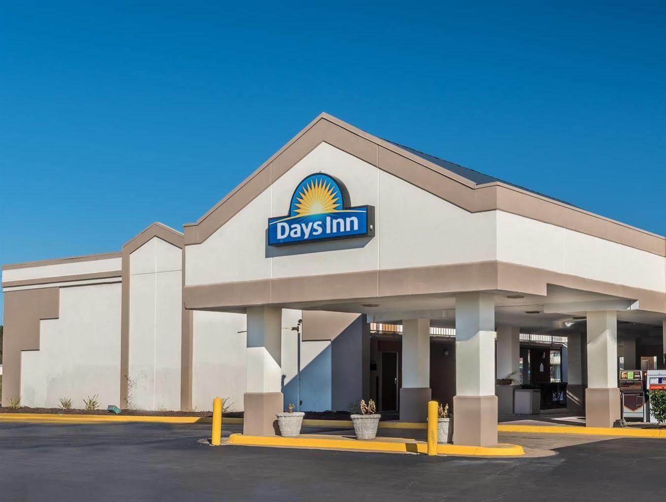 Days Inn By Wyndham Саут-Хилл Экстерьер фото